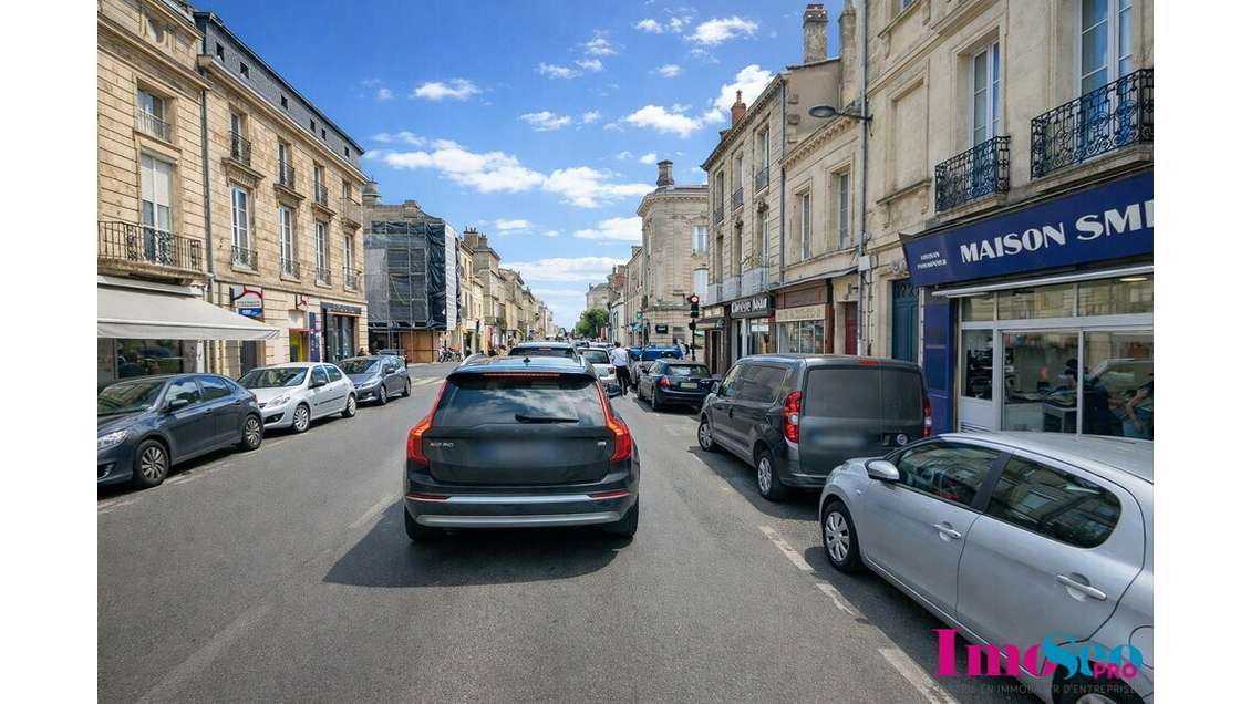 A louer local d'angle 80m² à Bordeaux Chartrons