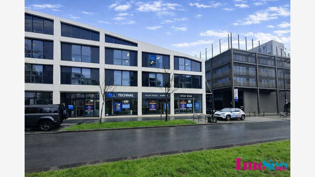 Loue local commercial 202m² Bordeaux Bassin à Flot