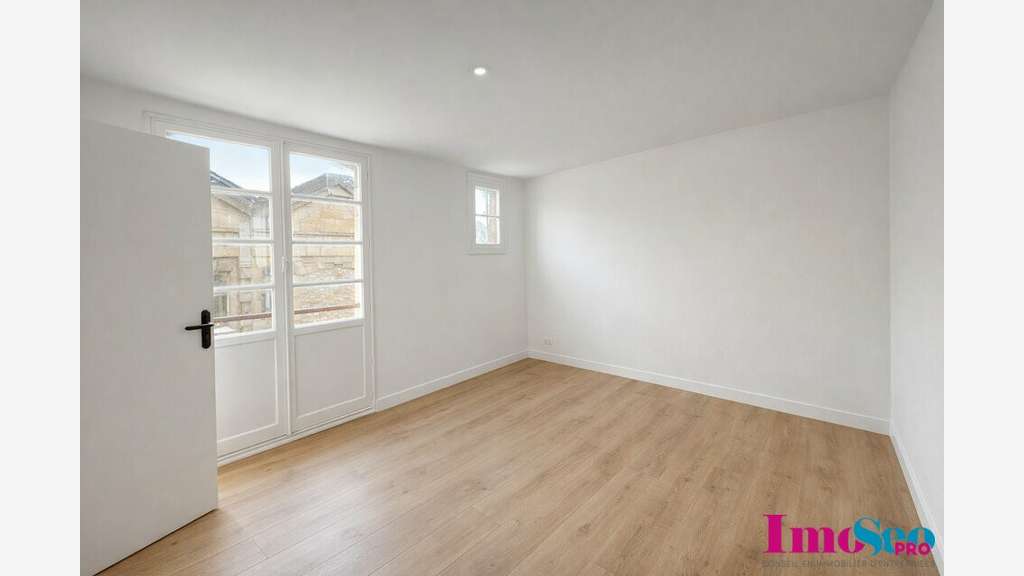 Local 225m² à louer à Bordeaux Fondaudège