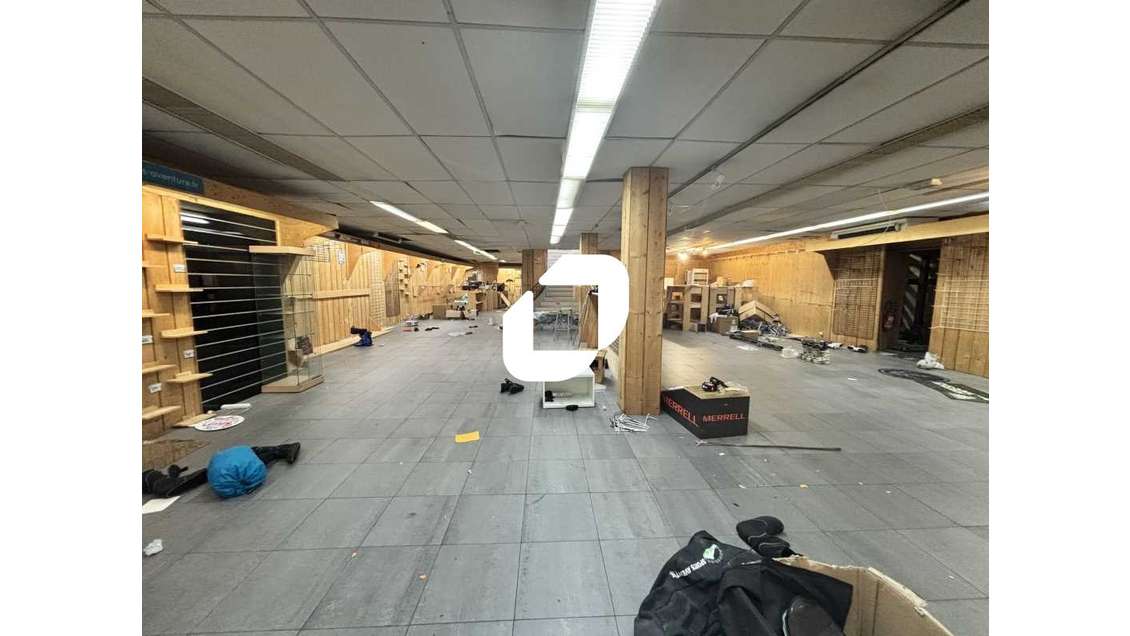 A louer Local commercial 1024m² Bordeaux