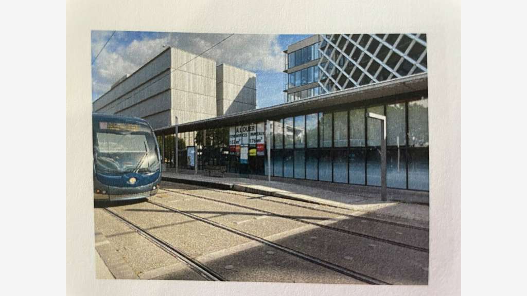 Local commercial 138m² à louer à Bordeaux
