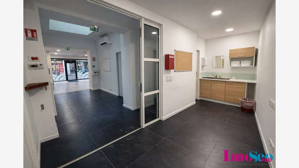 Local commercial 160m² à louer à Bordeaux Gambetta