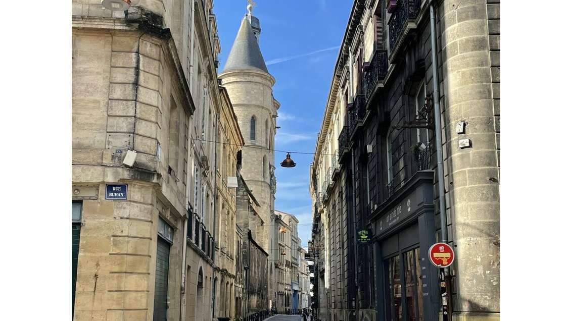 BORDEAUX LOCAL COMMERCIAL A LOUER 27M²