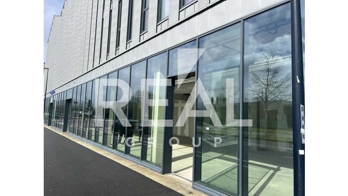 Location local de 216m² à Bordeaux Bassins à Flot