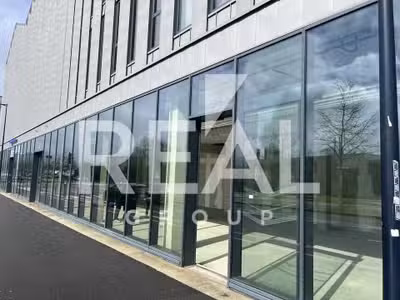 Location local de 216m² à Bordeaux Bassins à Flot