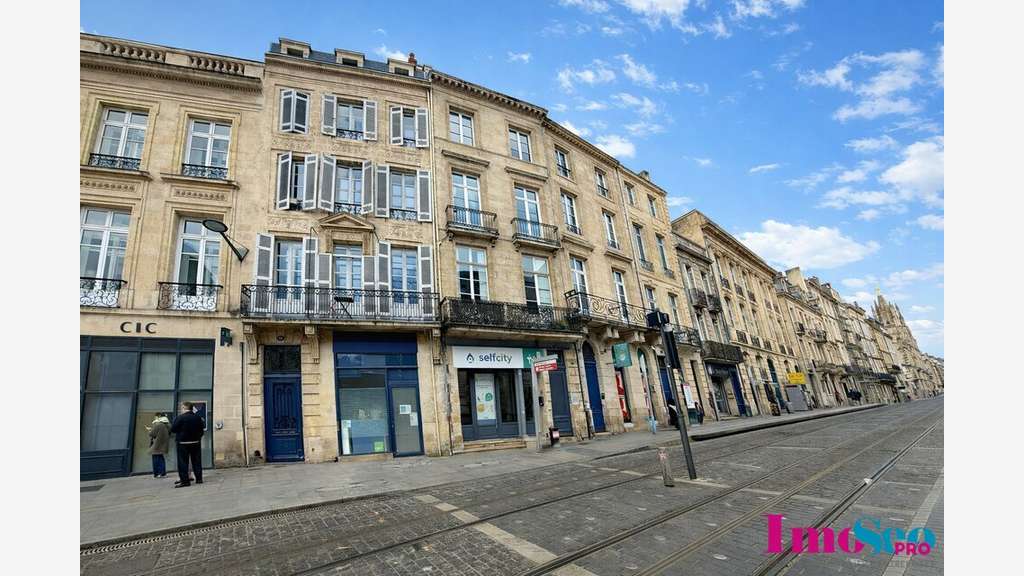 Loue local commercial 120m² Bordeaux axe passant