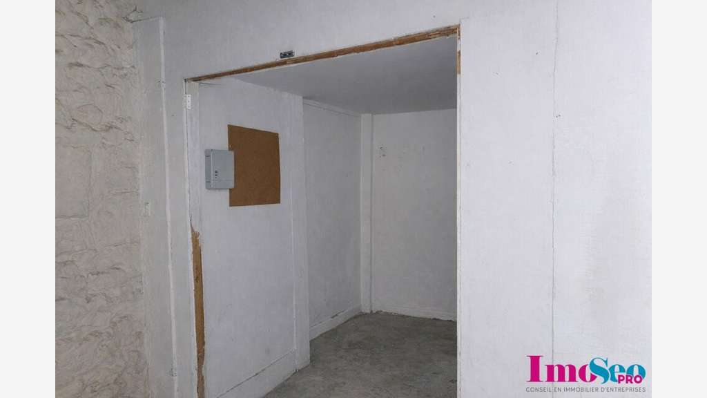Local commercial 155m² à louer à Bordeaux St Paul