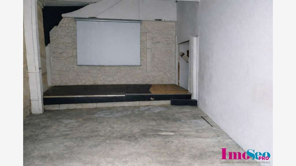 Local commercial 155m² à louer à Bordeaux St Paul