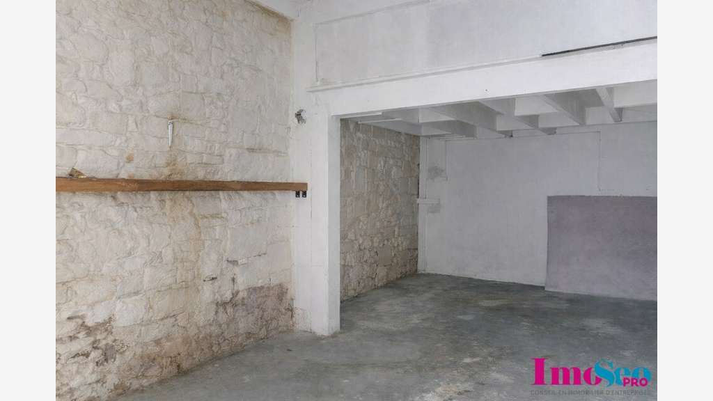 Local commercial 155m² à louer à Bordeaux St Paul