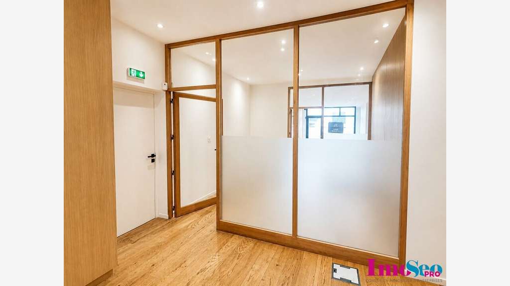 Loue local commercial 133m² Bordeaux Triangle d'Or