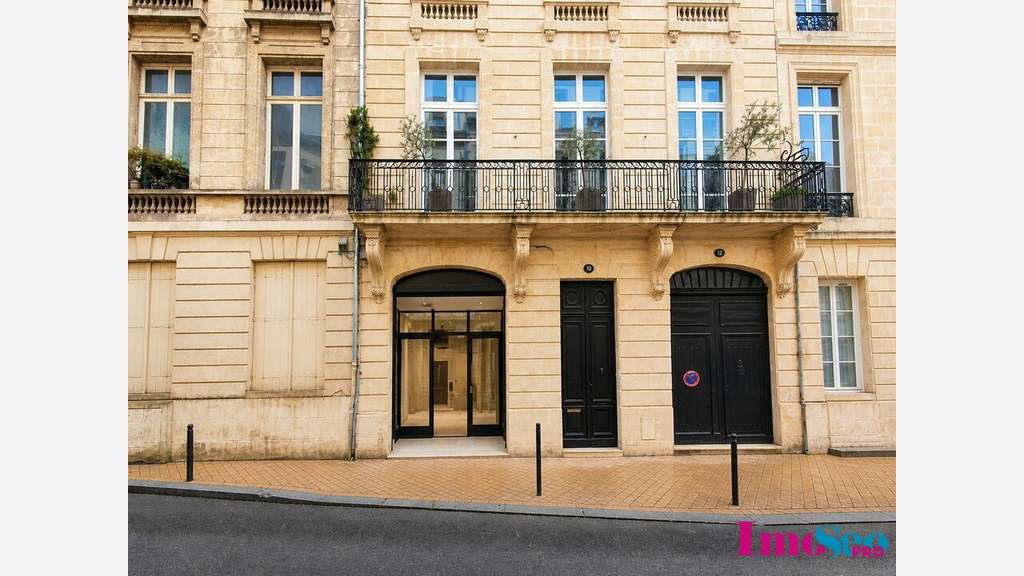 Loue local commercial 133m² Bordeaux Triangle d'Or