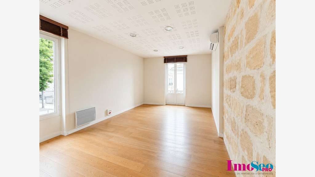Local commercial 149m² à louer à Bordeaux centre