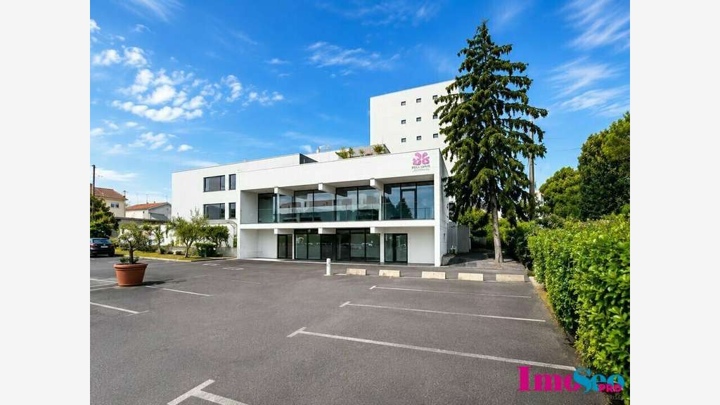 Location local commercial 150m² Bordeaux Caudéran