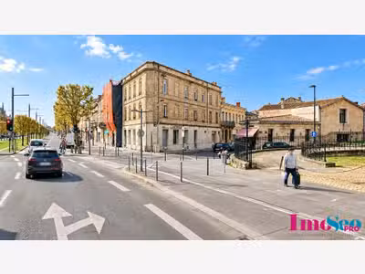 Local commercial de 320m² à louer à Bordeaux