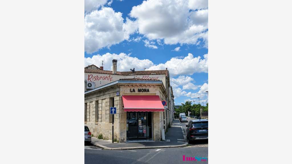 Local commercial de 320m² à louer à Bordeaux