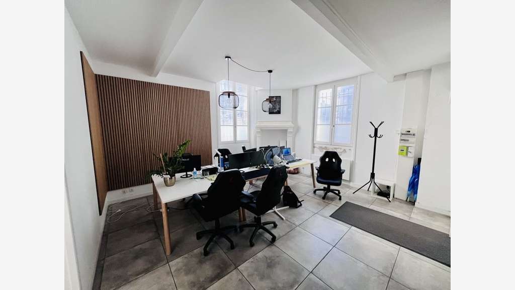 A louer bureaux rénovés 90m² à Bordeaux Chartrons