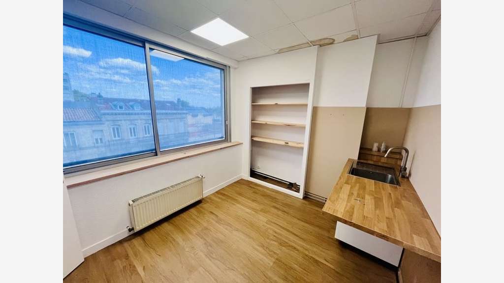 Murs-BORDEAUX (33000)-300 m²