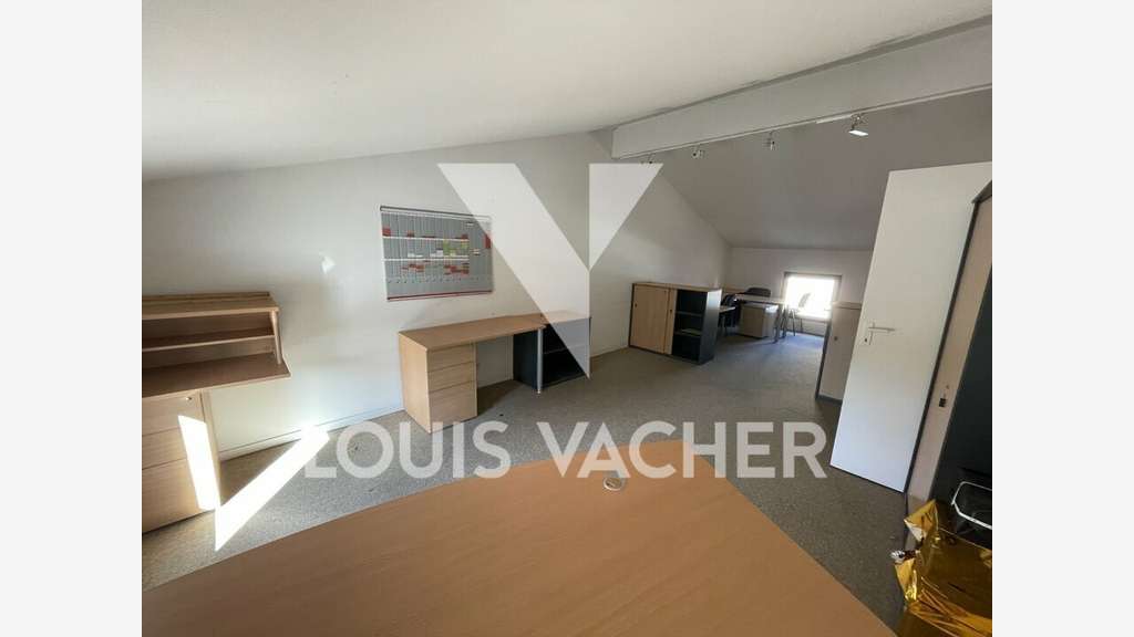 Loue local 165m² avec parking à Bordeaux Caudéran 