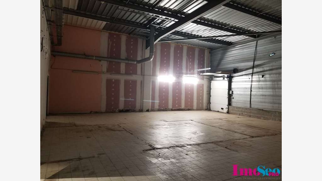 Local commercial de 1200m² à louer à Bordeaux