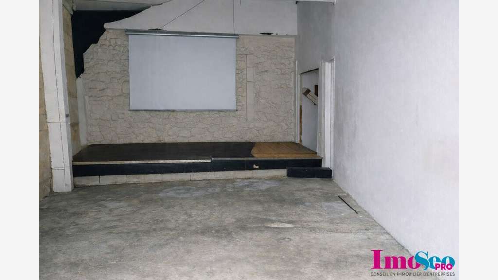 Local commercial 155m² à louer à Bordeaux St Paul