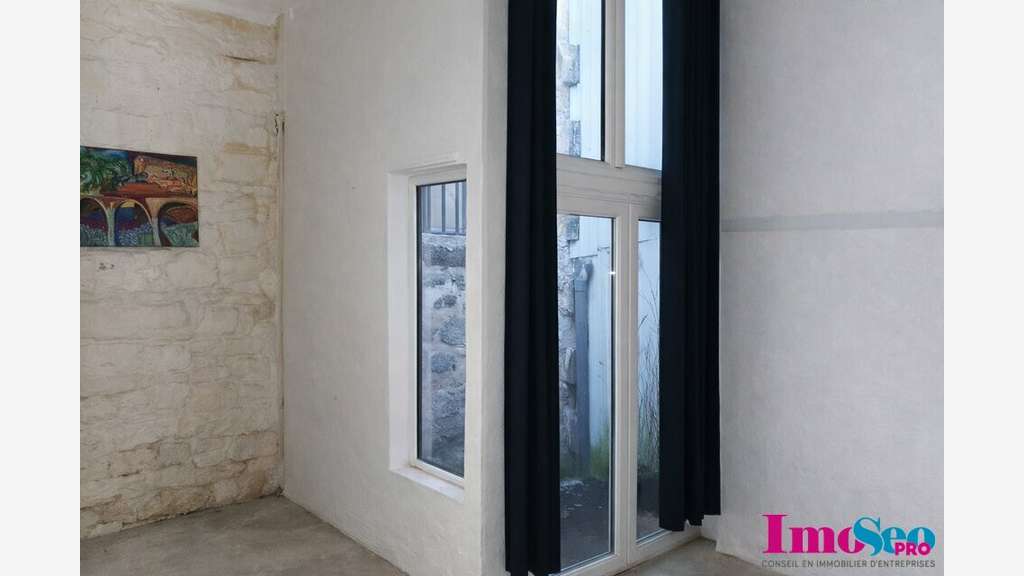Local commercial 155m² à louer à Bordeaux St Paul