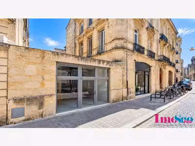 Local commercial 155m² à louer à Bordeaux St Paul