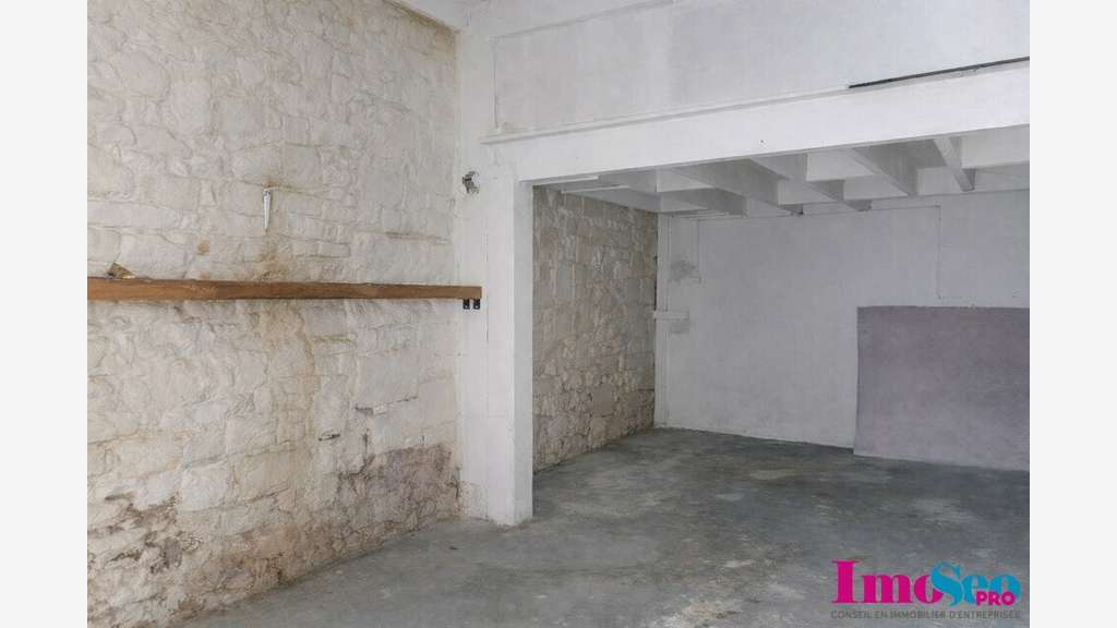 Local commercial 155m² à louer à Bordeaux St Paul