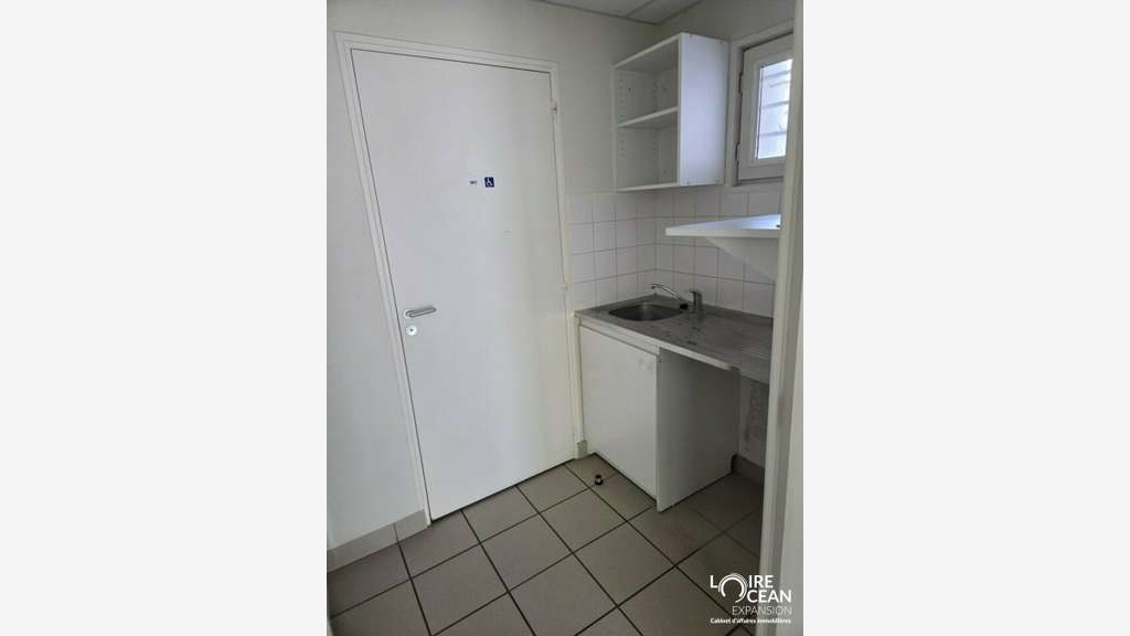 A louer local commercial de 84m² en RDC dans le 44