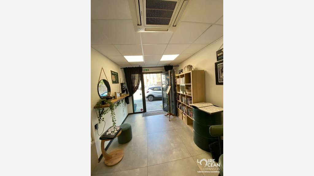 Location local commercial 70m² centre Bouguenais