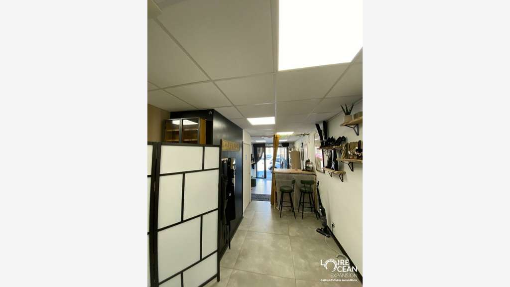 Location local commercial 70m² centre Bouguenais