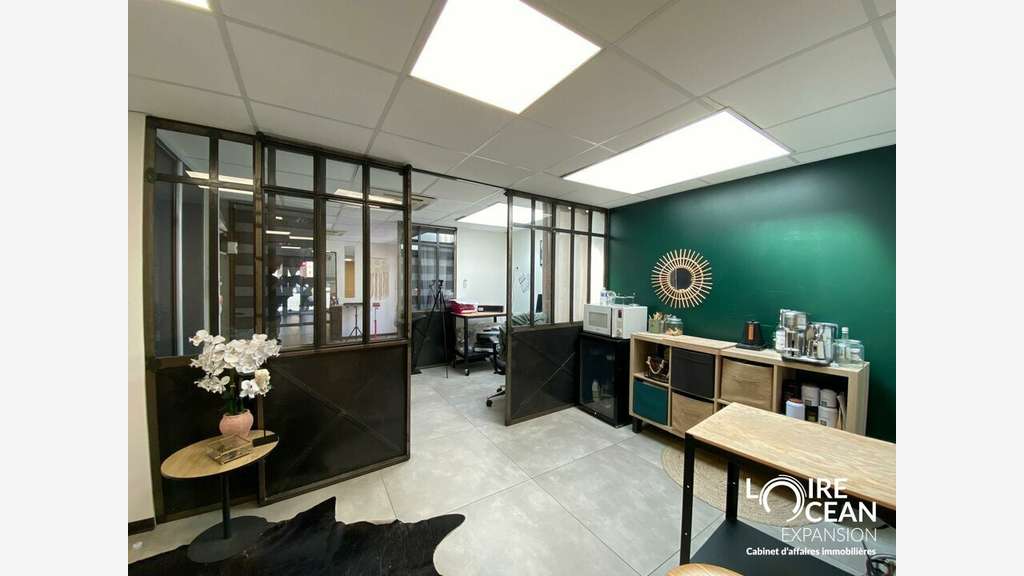 Location local commercial 70m² centre Bouguenais