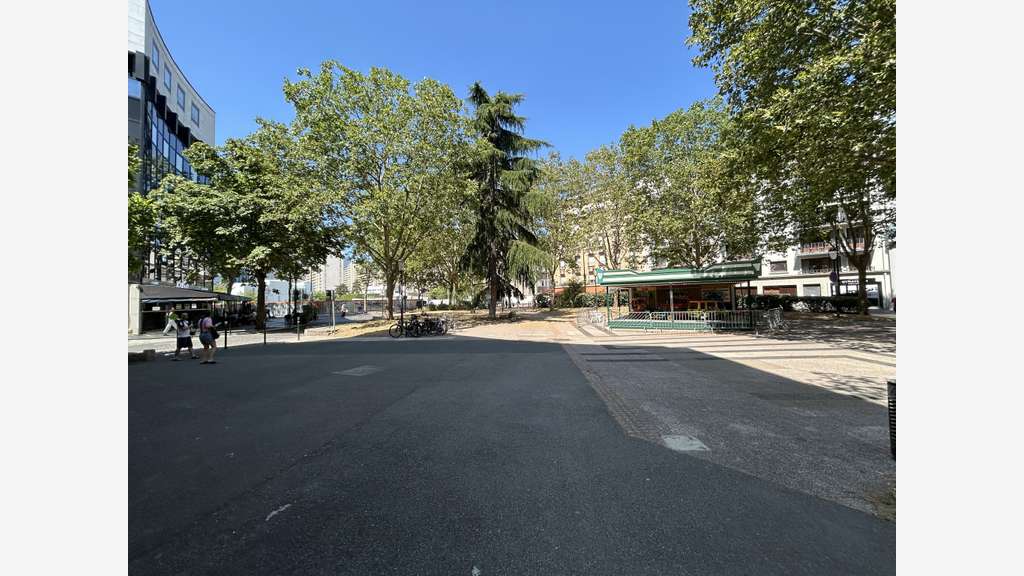 Boulogne / Local en angle / 421,50m2