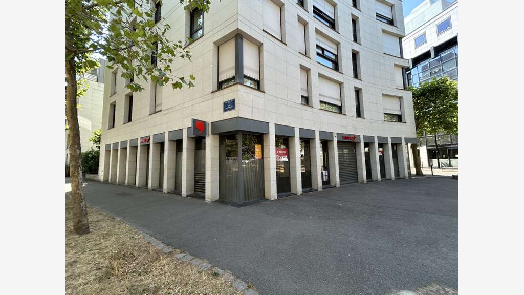 Boulogne / Local en angle / 421,50m2