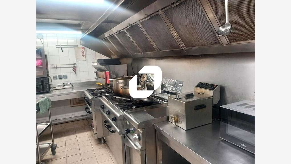 Locaux Commerciaux de 170 m² non divisibles à Loue