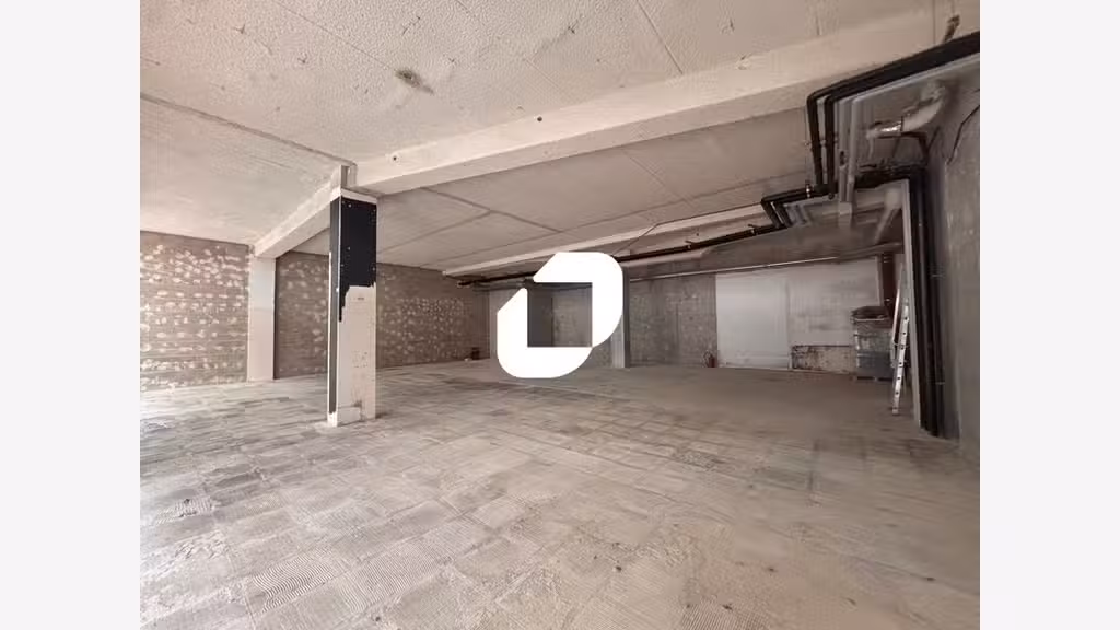  vous propose un local commercial à louer