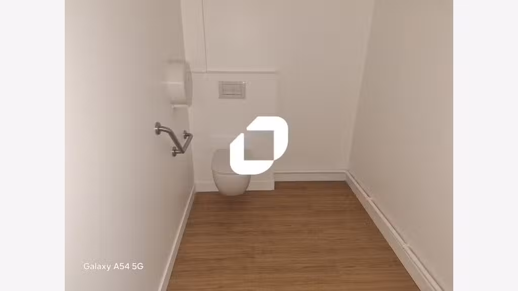 Au pied du métro ! Ivous propose des burea
