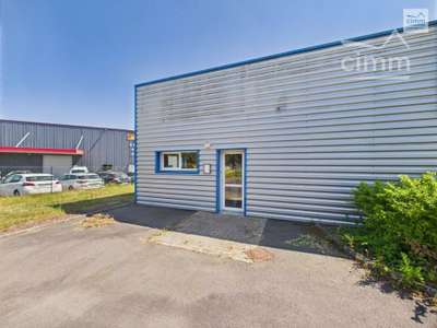 Local commercial 32m² à louer à Bourg-des-Comptes