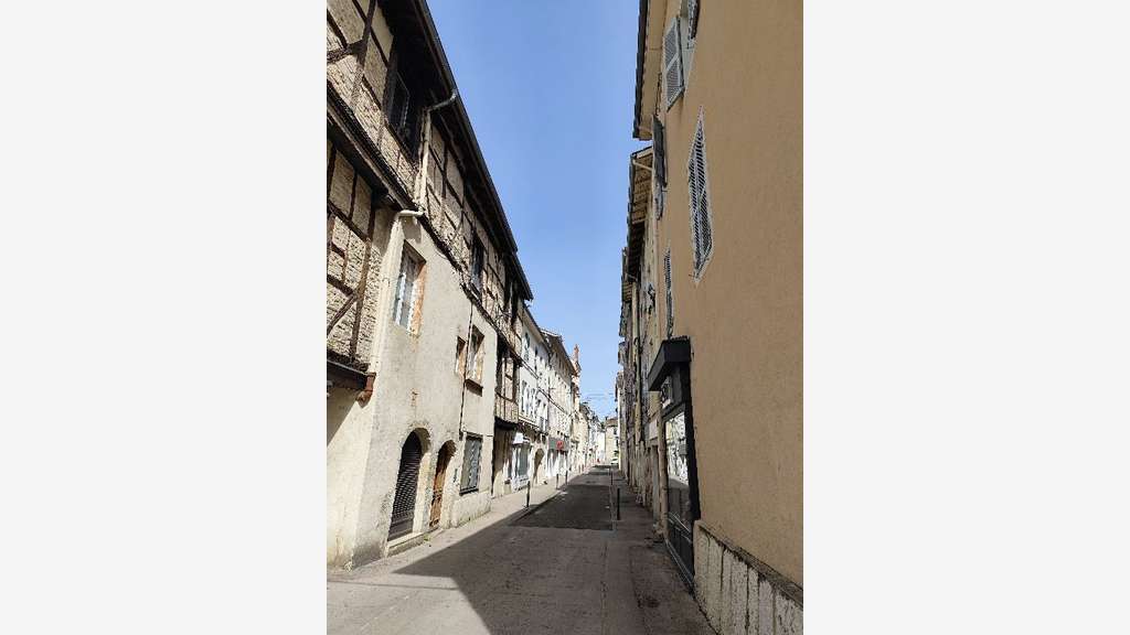 Location local commercial 110m² à Bourg en Bresse
