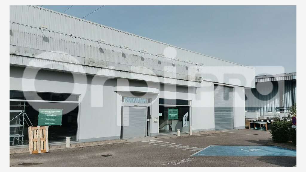 LOCAL COMMERCIAL à louer dans le 01