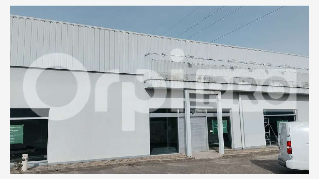 LOCAL COMMERCIAL à louer dans le 01