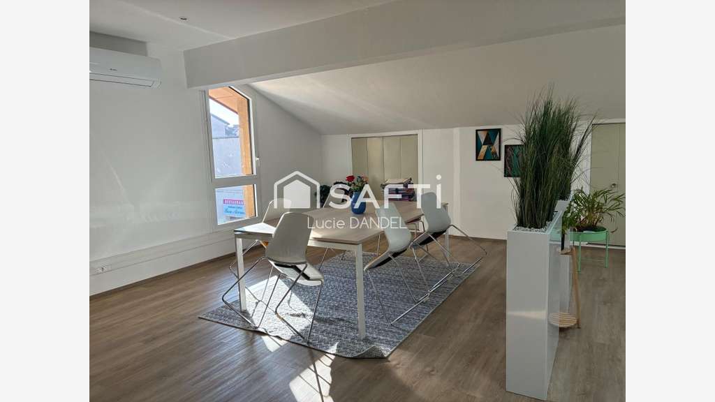 Bureau à louer de 158m²