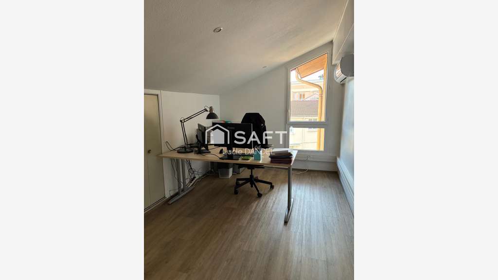 Bureau à louer de 158m²