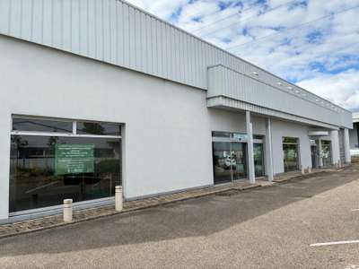 À LOUER LOCAL COMMERCIAL 761.55 M² BOURG-EN-BRESSE