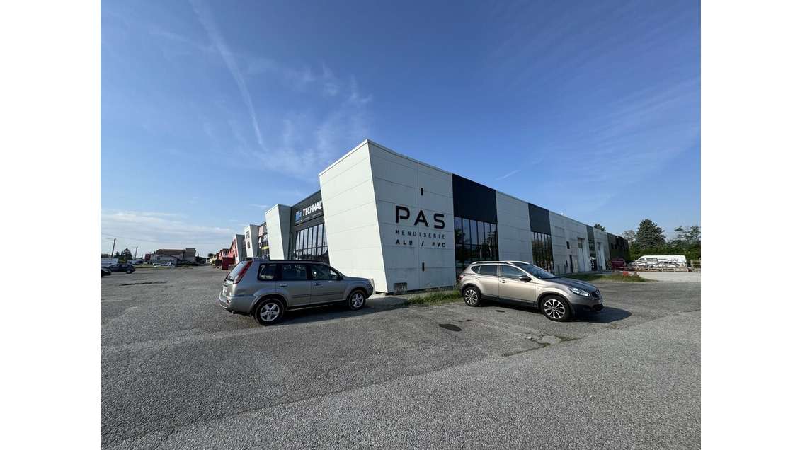 Local 490m² à louer au nord de Bourg-lès-Valence