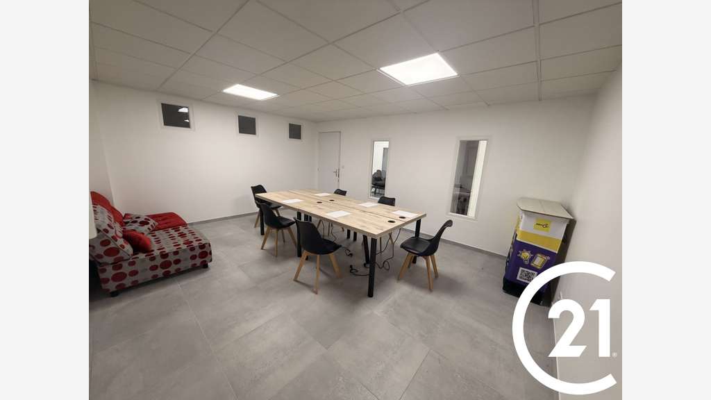 A louer bureaux 70m² RDC ZA Bourg les Valence  