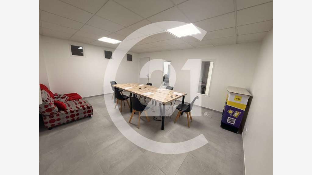 A louer bureaux 70m² RDC ZA Bourg les Valence  