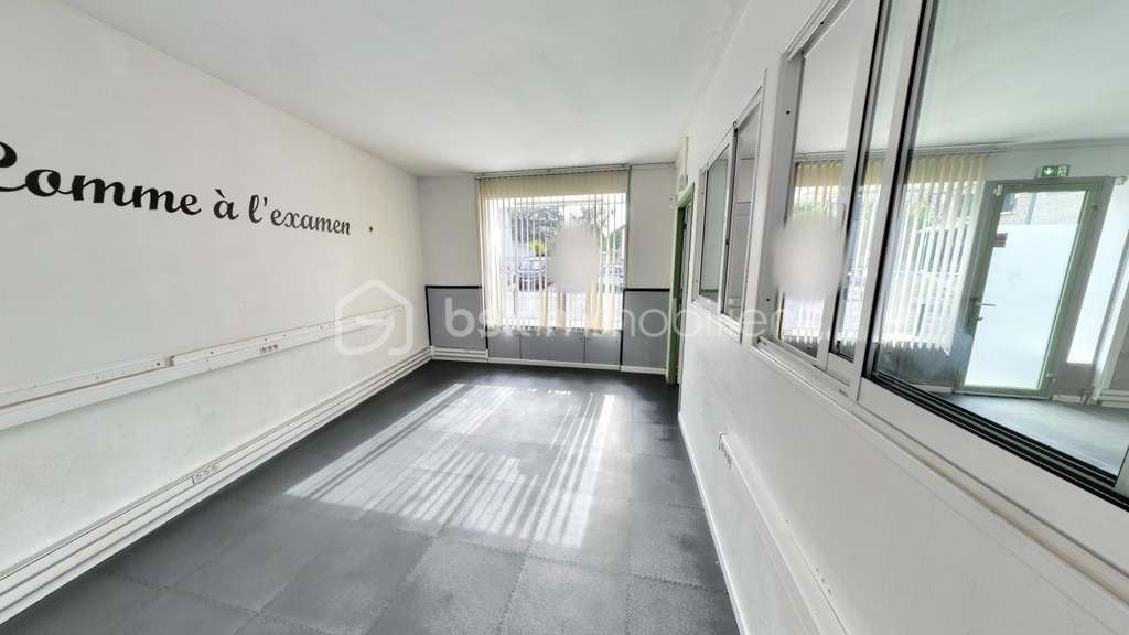 À louer local commercial bureaux 74m² à Bourges
