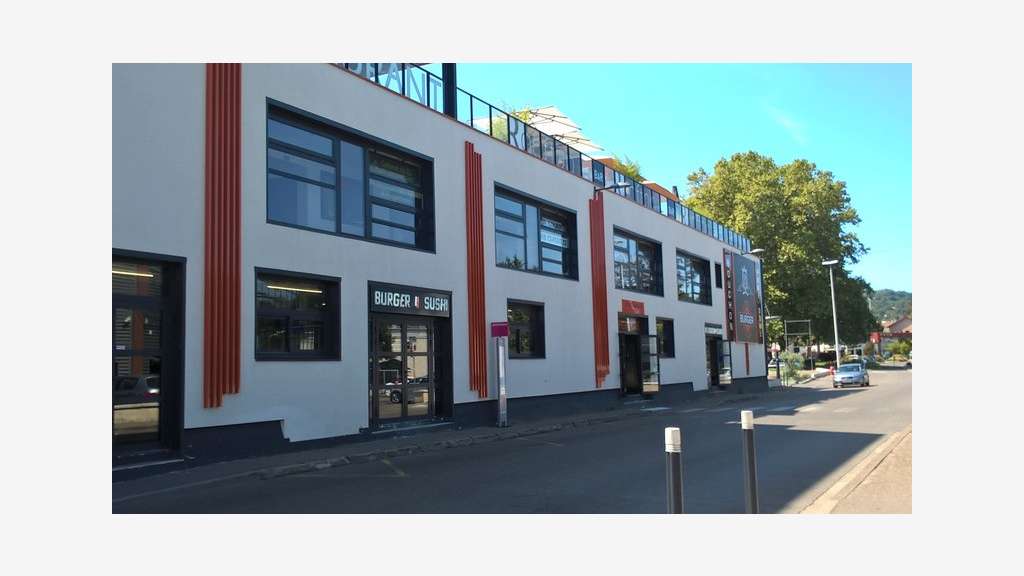 A louer bureau 15m² RDC centre commercial Bourgoin