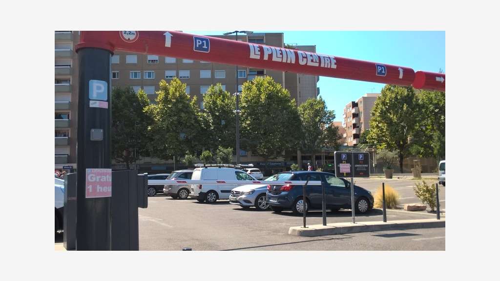 A louer bureau 15m² RDC centre commercial Bourgoin