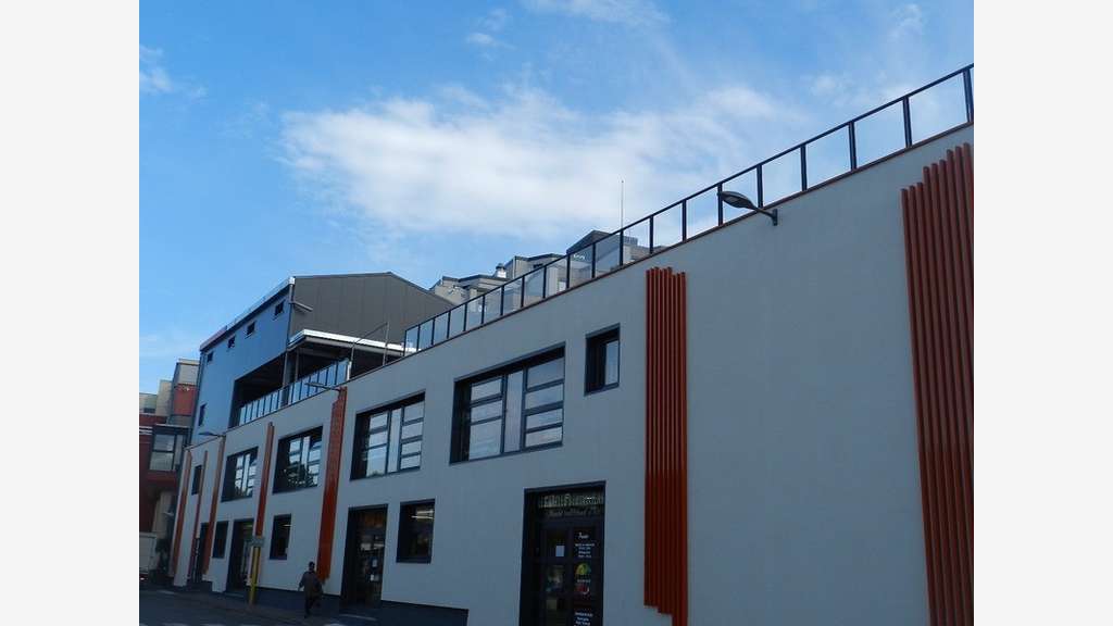 A louer bureau 15m² RDC centre commercial Bourgoin